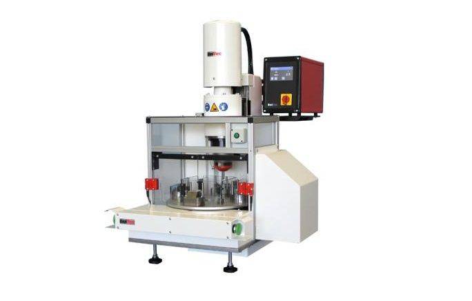 BalTec radial riveting machine with rotary indexing table 带旋转分度台的BalTec径向铆接机