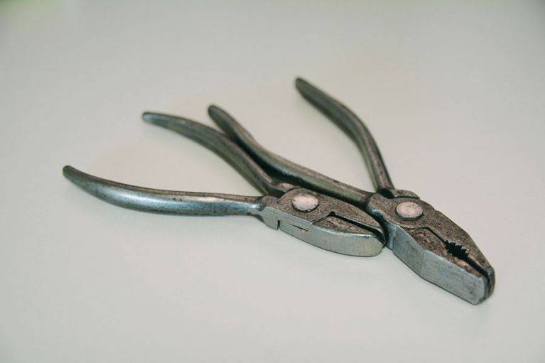 BalTec image of riveted pliers 铆接钳的BalTec图像